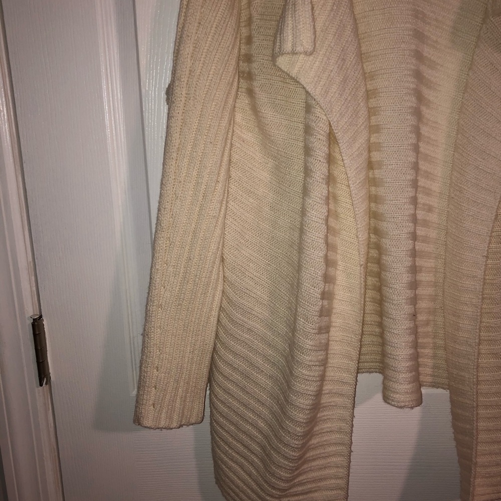 Victoria's Secret off white open sweater - Picture 2 of 7